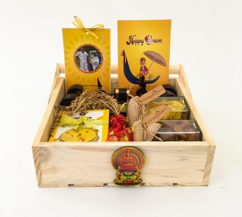 Great Kerala special gift items with Kerala Spices boat & banana chips