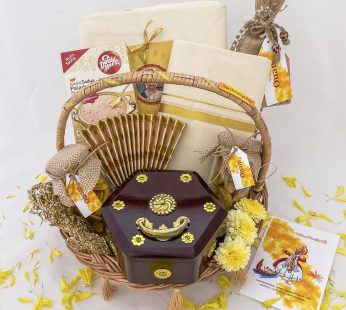 Customized Onam hamper for family Includes Saree, Mundu and jewellery box
