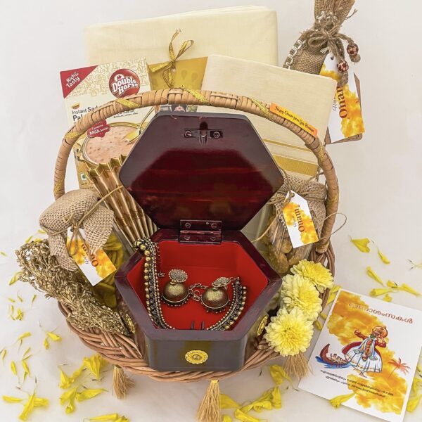 Customized Onam hamper for family Includes Saree, Mundu and jewellery box - Image 2