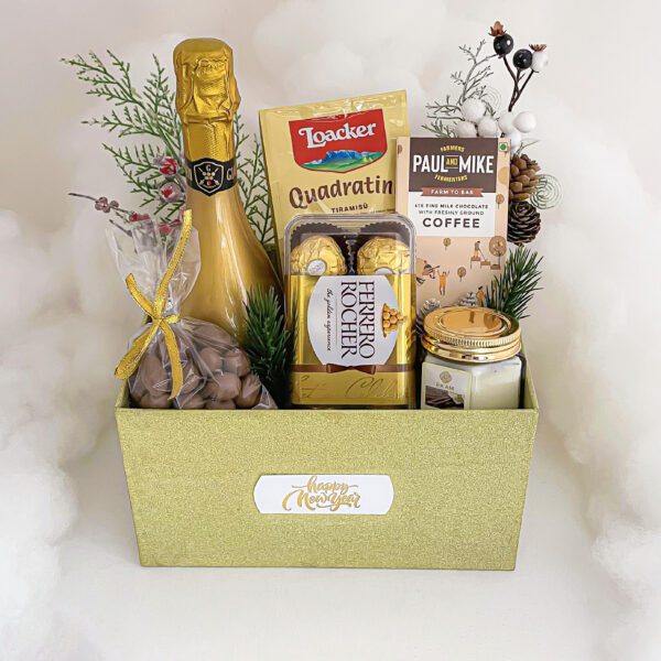 Delightful new year gift hamper
