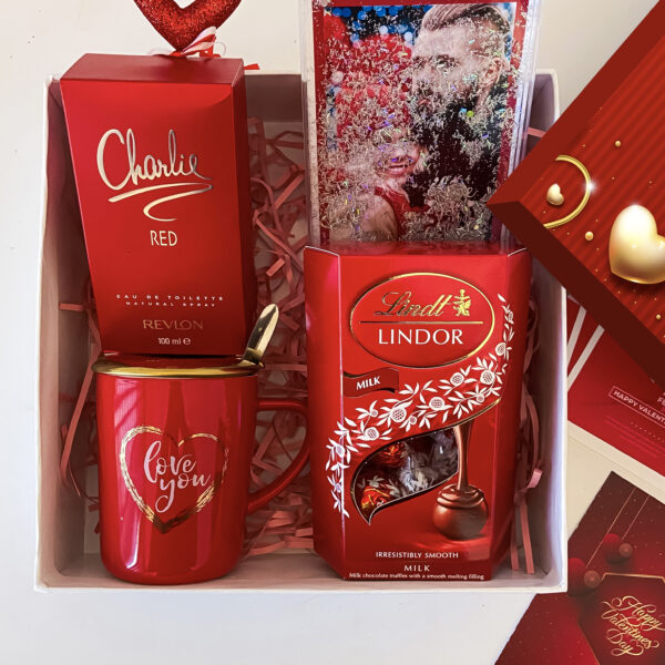 Charming valentine's day gift hampers