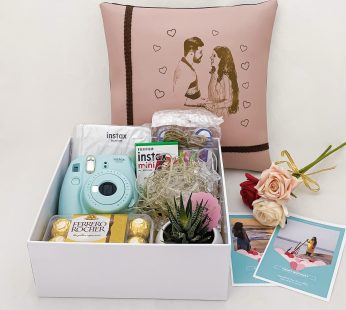 Perfect gift hampers on 2022 friendship day with Instax camera