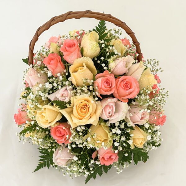 Best flowers to say congratulations Filled With The Fresh Rose Flowers - Image 4