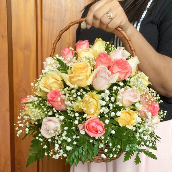 Best flowers to say congratulations Filled With The Fresh Rose Flowers - Image 5