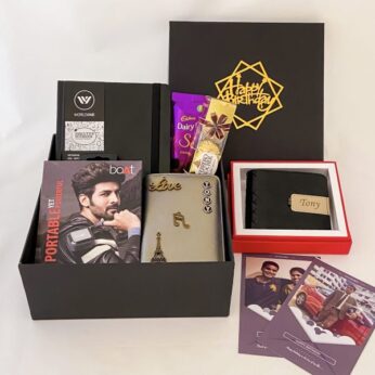 Heartwarming romantic birthday gifts for boyfriend filled with speaker, wallet, & more