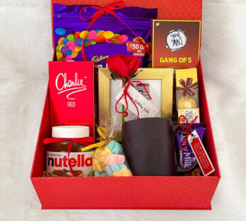 Surprise wedding gifts for bride and groom contains delicious chocolates and more
