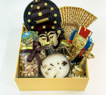Memories From God’s Own Country Kerala Themed Gift Hamper With Handcrafted Souvenirs, Organic Spices, And More