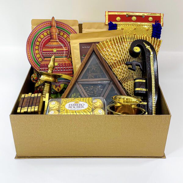 Surprise your dearest ones with a Republic Day special gift, filled with Nilavilakku, Kathakali heads, and more - Image 4