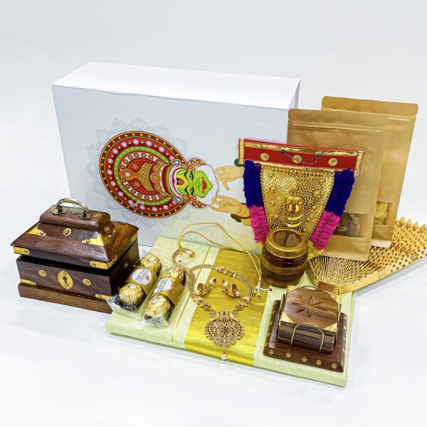 Handpicked Republic Day gift hamper filled with traditional gifts - Image 4