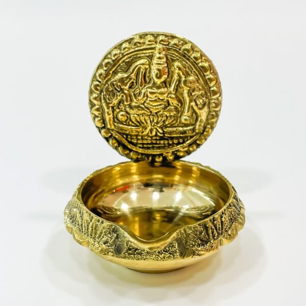 lakshmi kubera vilakku
