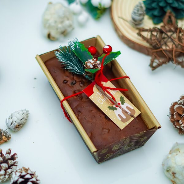 Exquisite Christmas Loaf Cake Paired with Sushine Premium Red Wine - Image 2