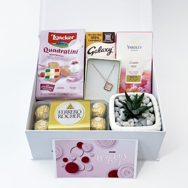 customized women's day gift options