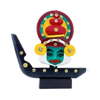 Handcrafted elegance: multicoloured Kathakali face in a vallam kali boat (9.8 x 10 x 1.5 inch)