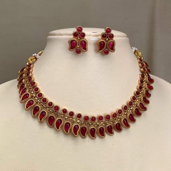Elegant Imitation Emerald Jewelry Set - Festive Jewelry Collection - Image 2