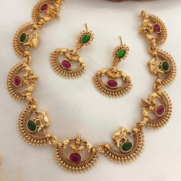 Artificial Gold Necklace - Timeless Elegance for Every Occasion - Image 4