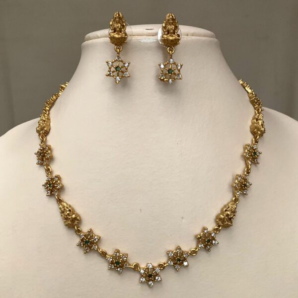 Elegant  Diamond Star Necklace and Earrings Set - Image 4