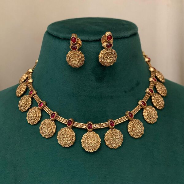 Regal Charm: Traditional Floral Jewelry Set with Synthetic Ruby Accents - Image 2