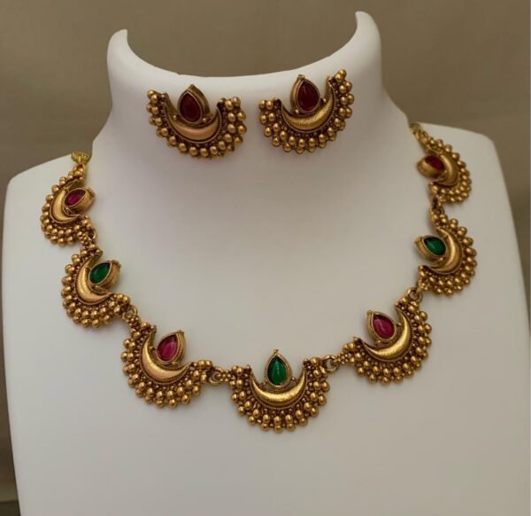 Artificial Gold Necklace - Timeless Elegance for Every Occasion - Image 5