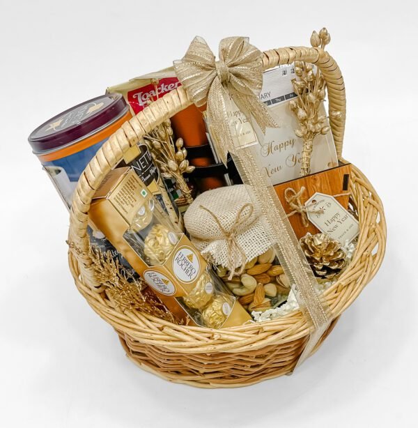 Festive Elegance – The Perfect New Year Gift Hamper for Loved Ones - Image 3