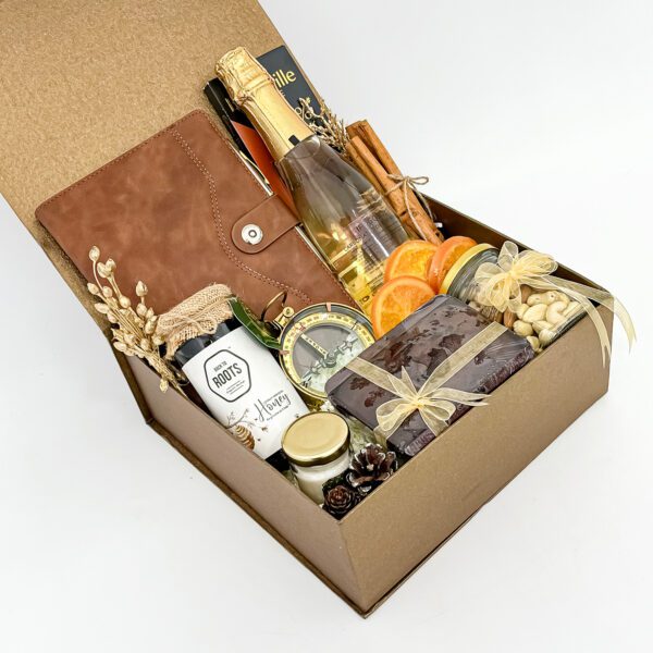 Exquisite Xmas Gift Box – A Perfect Blend of Elegance and Festive Cheer! - Image 3