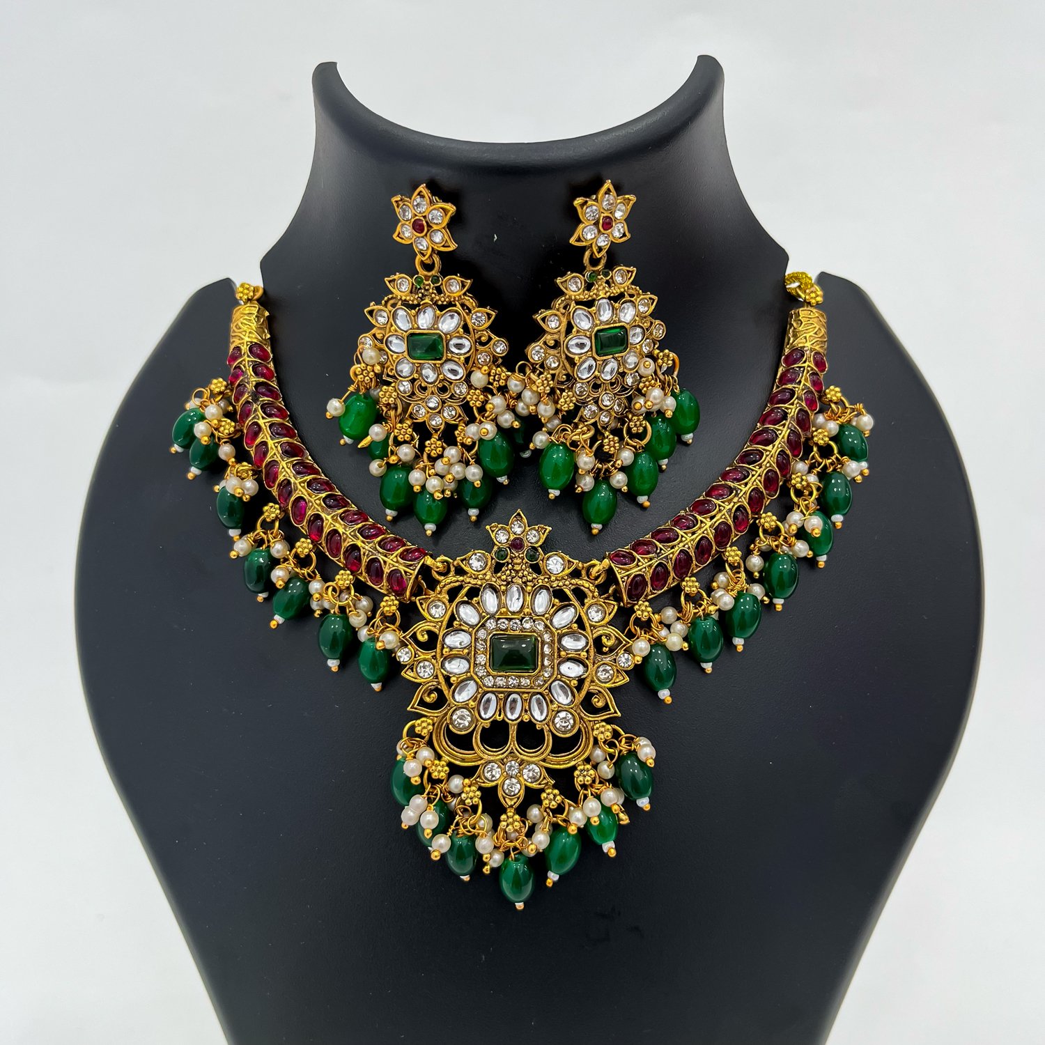 Green Stone Necklace Set