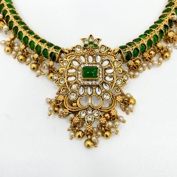 Stunning Emerald Bliss Necklace Set – Exquisite Bridal Jewelry - Image 2