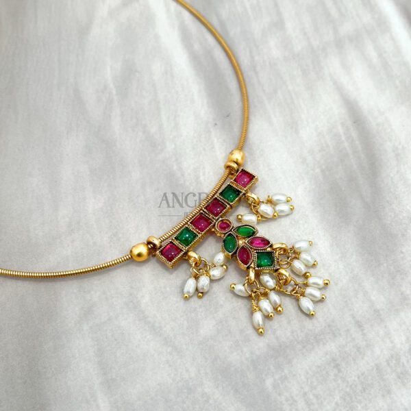 Traditional Red and Green Kasu Pendant Necklace – Graceful Elegance - Image 3