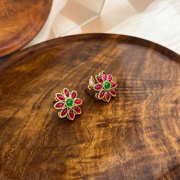 Exquisite Handcrafted Chain Flower Necklace Set – Vibrant Floral Elegance for Every Occasion - Image 3