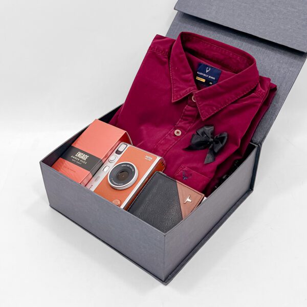 Elevate His Style with a Premium Gift Hamper for Men - Image 3