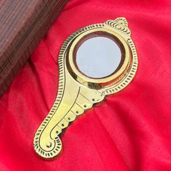 Traditional Aranmula Metal Mirror – Paisley-Shaped Heritage Brass Mirror (4 Inch)