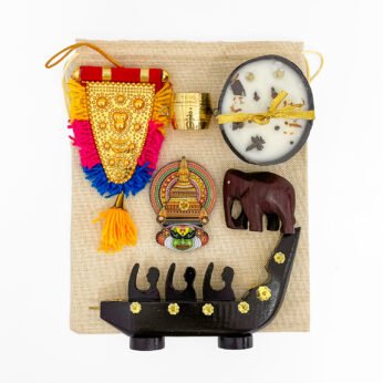 Kerala Cultural Gifts Hamper – Nettipattam, Kathakali, Boat & Decor in Jute Bag