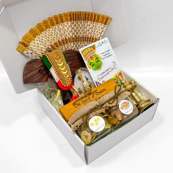Traditional Onam Gift Hamper with Nettipattam, Vilakku & Kerala Delights - Image 2