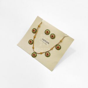 Round flower ruby green choker 