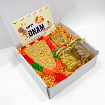 Onam Nettipattam Gift Box with Kerala Snacks & Souvenirs