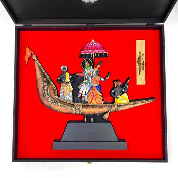 Exquisite Onam Gift Box with Snake Boat Kathakali Dancers & Ezhuthola - Image 4