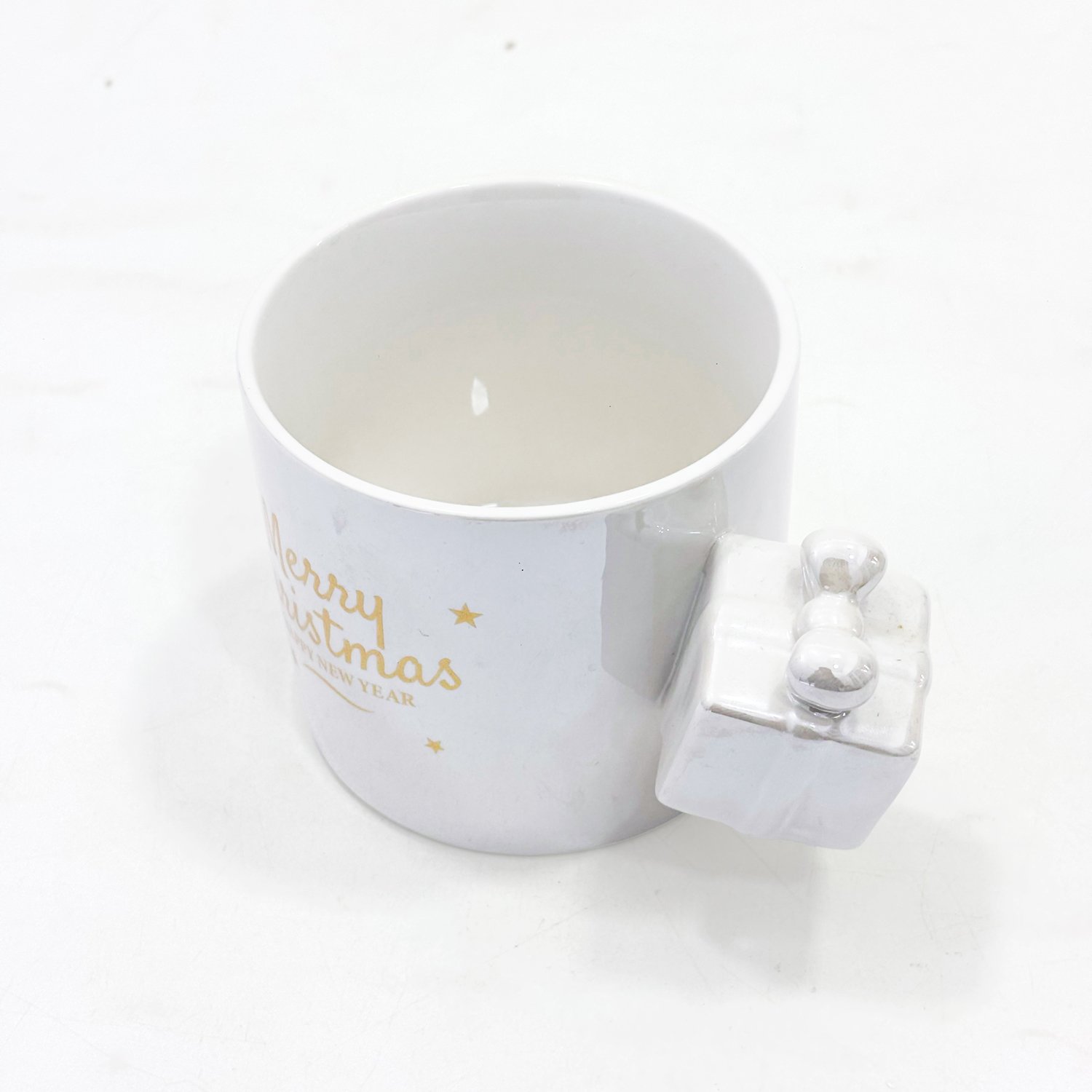 White Merry Christmas Ceramic Mug with Gift Handle - Image 3